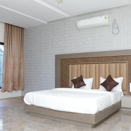Hotel Ramji Family Garden Lodging Restaurant Karmad Exterior photo